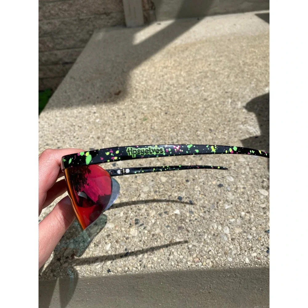 1980s Retro Neon Paint Splatter Wrap Shield Sunglasses Red Mirrored Lens Rave